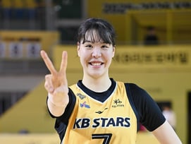 '국보 센터' 박지수, 이현중·박지현과 한솥밥... 에픽스포츠와 공식 파트너십 "WNBA 재입성 최우선 지원"