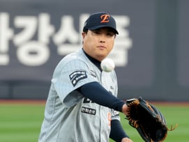 [한번에쓱]미소로 시작합니다! '그리고 오늘은 베테랑이 해줘야' 역투 류현진