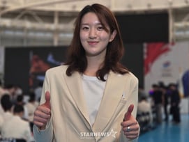 '포스트 김연경 시대' 첫 메달 도전, 여자배구 이다현 "세대교체 '결과' 낼 때 됐다, 당당하게 도전" [진천 현장]
