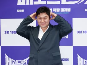 윤경호 '시크하고 깜찍하게'[★포토]