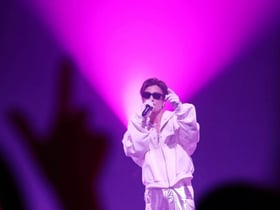 이와타 타카노리 '핑크한 무대'[★포토]