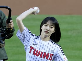 [포토] 승무원 출신 표예진 '오늘은 잠실 폭격기'