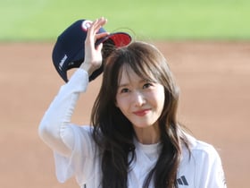 [포토] 소시 윤아 '두산 넘버원'