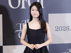 유나, 차분한 블랙 드레스[★포토]