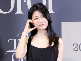 유나, 볼하트 살짝[★포토]