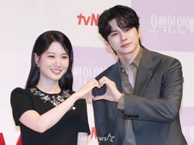 박은빈-옹성우 '사랑스런 손하트'[★포토]