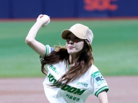[포토] 산다라박, 시구에도 경우의 수가 있다