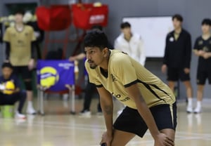 '¿Por qué jugué al voleibol?' La duda surgida a los 8 años se disipó por completo al convertirse en la primera historia de la V-League: el primer jugador de Sri Lanka de 195 cm afirma: «Es la mejor decisión que he tomado en mi vida».
