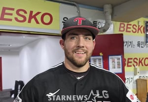 Austin, upon hearing Kim Do-young's name, immediately offered words of comfort: "I broke my nose too, so I understand how you feel. Since you're such a handsome guy, it won't affect your looks."