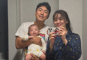 "Genetic jackpot" Lee Si-eon, even the dimples are identical.. '4-month-old son' revealed [Star Issue]
