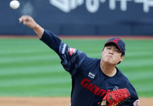 [Photo] 'Even magic doesn't work!' Na Gyun-an starts against KT