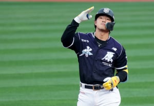 [Foto] "Esta vez, un doble con una carrera impulsada" Ahn Hyeon-min