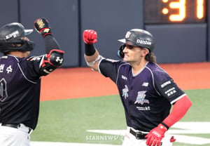 [Photo] "I could feel it!" Two-run homer by Hilaryd