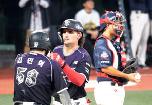 [Photo] 'Two-run homer against Lotte's Na Gyun-an' Hilliard
