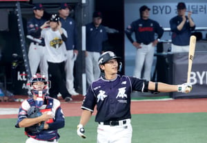 [Once and for all] Ah, the good old days~~ 'Actually started in a retirement game' Hwang Jae-gyun at bat in the bottom of the 6th inning against Lotte