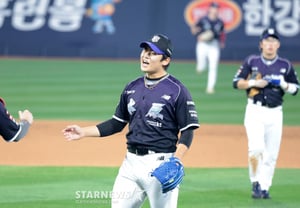 [Foto] '¡Reequin-hyeong también presenció su partido de retiro!' Park Young-hyun