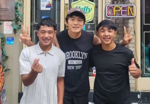 'Sinh ra rồi thì đi vòng quanh thế giới 4' — Rai bắt đầu cuộc sống mới ở Hàn Quốc... Taman lại đi trekking ở Nepal [Star Issue]