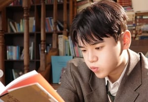 'Son of Yoon Min-soo' Yoon Hu to debut as a singer.. Admitted to prestigious U.S. university → After dropping out of Katus, recent update: "Still clumsy but..."