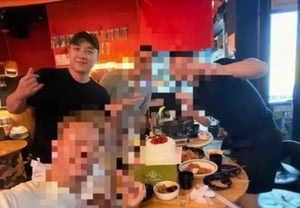 "Tôi đã cầm chai rượu nhưng"..Seungri từ BIGBANG lên tiếng về bức ảnh tại quán rượu [Star Issue]