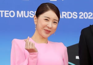 Lee Seo-jin: «Se ha enfriado el corazón».. Seoyeong, preocupada por la opinión pública ante su novio que planea volver a casarse [Biseojin]