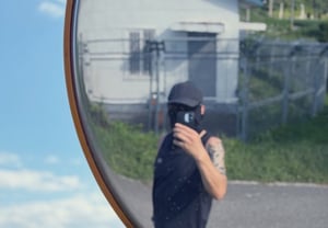 コ・ヨンウク、「電子足輪を外してランニングした論争」を意識したのか..「一人で走るのが好きだ」チャン・ギハの本を共有 [スター・イシュー]