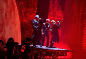 All seats sold out, including restricted-view sections..BIGBANG successfully holds concert at massive U.S. stadium [Official]