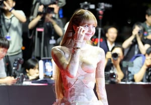 BLACKPINK's Lisa Recalls Five Years as a YG Trainee: "Couldn't Express My Opinions... No Dating or Drinking Allowed"