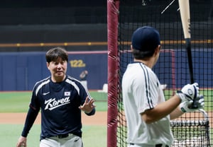 [Ảnh]'Huấn luyện đánh bóng cho Park Jun-soon' Huấn luyện viên Ryu Ji-hyun