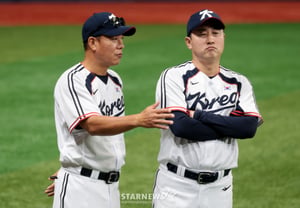 [Photo] Coach Choi Ki-moon joins the national baseball team