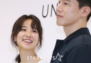 'Yoon Seung-ah ♥' Kim Mu-yeol, a loving couple in their 11th year of marriage..showcasing his wife's lunchbox