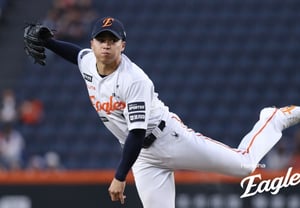 王燕青の兜は核爆発のようだった「9月のERAは8.10、いまや『台湾合流』··· 5日間の休養の後、韓国戦に出場するのだろうか