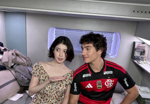 ¿Quién es «ese hombre» en el MV de IU?..Jorge López con 7,31 millones de seguidores [Star Issue]