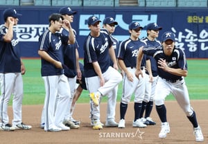 [Foto] Park Jae-hyun: «Esto es lo que es el base running»