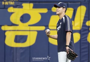 [Photo] So Jun-hyoung: 'Face-to-face confrontation even after a home run'