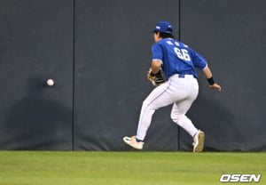 The winning manager also emphasized, "It was a game where the first run is crucial" → 'AG roster gap' Samsung's fatal defensive collapse in the 1st inning