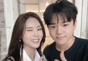 'Sería bueno un remake', Yoon-hoo recibe saludo de un cantante senior