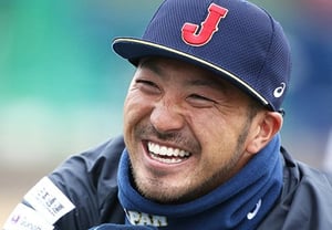 Shocking! Japanese national team legend allegedly grilled a junior with a red-hot fork? Eccentric act sparks massive controversy