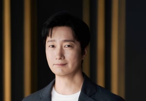 Park Hae-il đã trở lại màn ảnh rộng sau 4 năm với bộ phim 'Những kẻ ám sát'. Diễn viên này chia sẻ rằng anh có cảm giác như đã chờ đợi tác phẩm này.
Trong cuộc phỏng vấn đầy đủ, Park Hae-il nói về quá trình chuẩn bị cho vai diễn, sự hợp tác với đạo diễn và các diễn viên khác, cũng như những cảm xúc của anh khi quay trở lại điện ảnh.