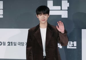 Bae Hyun-sung 'Ngoại hình chinh phục trái tim phụ nữ' [★ẢNH]