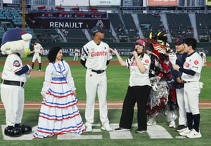 ロッテ、16日のSSG戦でドミニカ共和国の文化をPRした! "ロドリゲスの母国文化史に紹介→野球交流の持続的拡大"