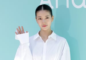 "Partido central 5-5 con el cabello completamente recogido"... Suzy muestra confianza en su belleza [Star Issue]