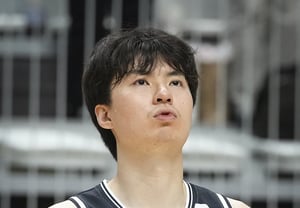 “李贤重逆转胜局”——连伊朗也惊叹其爆发力……“苦战韩国三分球,最终无缘决赛”