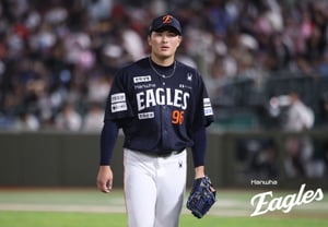 '扶着腰自行退场' 朴俊英，避免了最坏情况……达昌教练：“正在大田休息，回去后视状态而定” [蚕室现场]