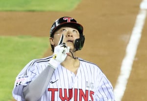 秋の匂いを嗅いだ' LG 6連勝疾走、イ・ジェウォン180kmの弾丸決勝ホームラン＋イム・チャンギュ7イニング1失点··· ハンファ、6連敗の泥沼へ [蚕室現場レビュー]