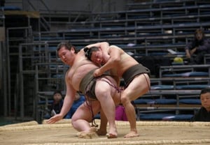 'Just' 60kg office worker turns into a giant-slaying legend, completely overpowering a massive 160kg opponent... "An unbelievable victory" shocks the arena
