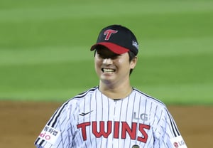 [フォト] ミソ天使コ・ウソク、1イニングパーフェクト