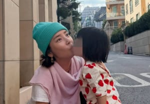 ♥酷似李奎赫的女儿亲吻..孙淡妃:“成为母亲后的我,更加幸福”