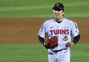 [Photo] Fist clenched, Son Ju-young, a hard-fought victory