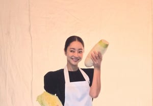 Seo Hyo-rim tiếp nối sự nghiệp kimchi của mẹ chồng quá cố Kim Su-mi "Tôi sợ ánh nhìn của mọi người nhưng...ăn rồi khóc"[Vấn đề sao]