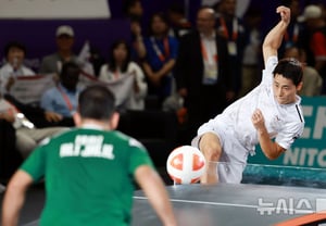 "Soccer on a ping-pong table?" Lee Jun-seok, the inaugural champion of the new sport "Techball," wins... South Korea's third gold medal [Aichi Nagoya AG]